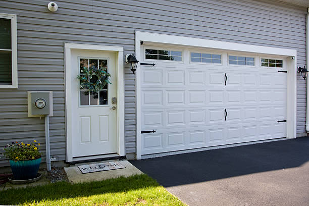 24/7 Emergency Garage Door Panel Replacement experts in Viroqua, WI